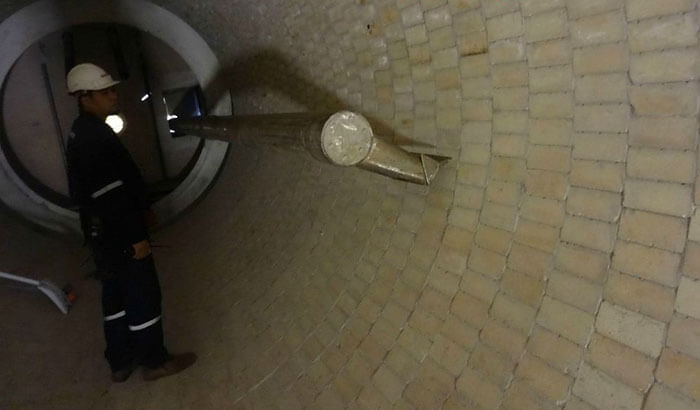 Remove sticky wall powder of kiln pipe